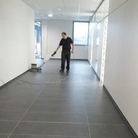 Grundreinigung in Kitzingen für die Reinigung von Treppenhäusern und Arbeitsplätzen sowie Böden